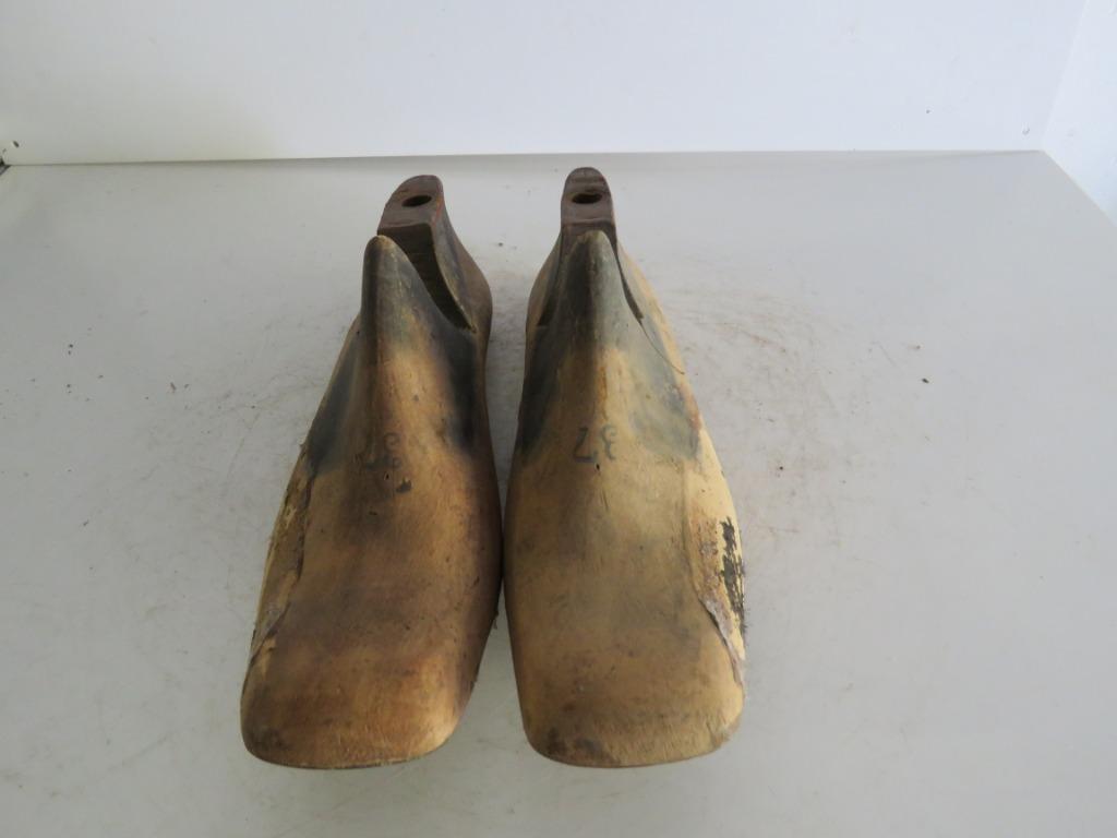 Paire de Ancienne chaussures dure pointure 37, Enlèvement ou Envoi