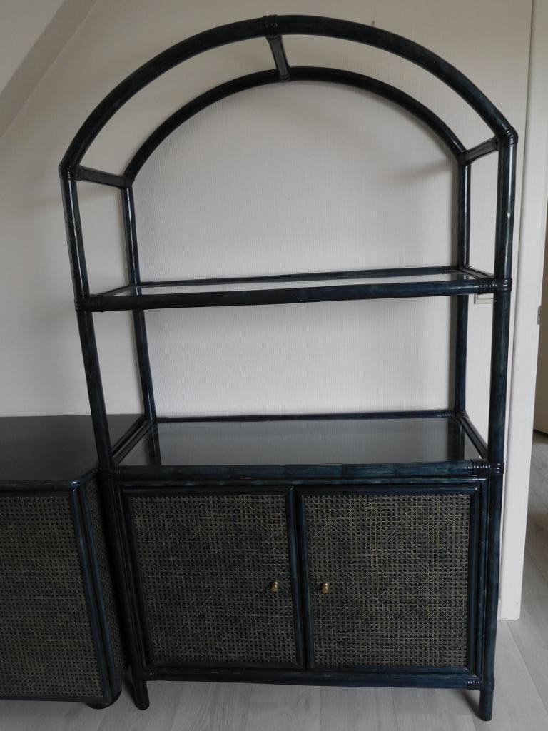Rotan meubel / kast, Enlèvement, Comme neuf, Autres matériaux, Avec porte(s)