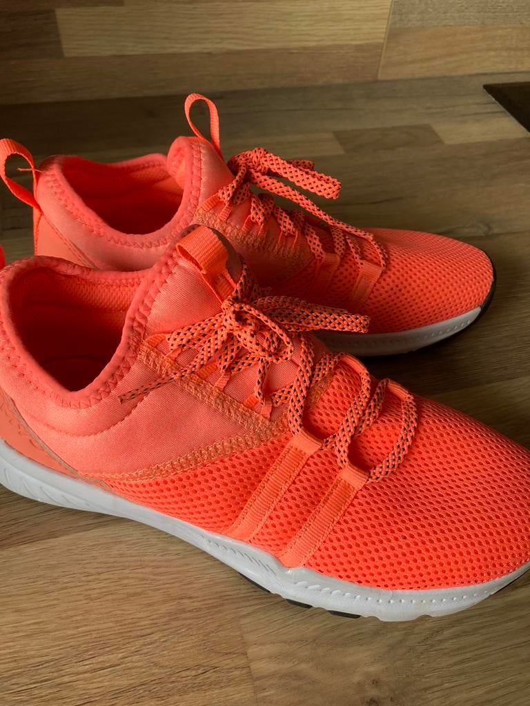 Baskets femme 37 comme neuves, Comme neuf