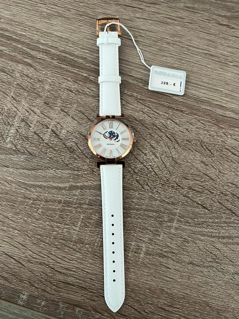 RODANIA horloge.   Tyara moon.   Nieuw!!!, Enlèvement ou Envoi