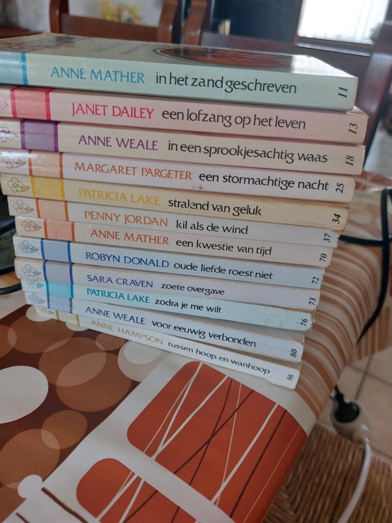 Harlequin Bouquet's Beste, Ophalen of Verzenden, Gelezen