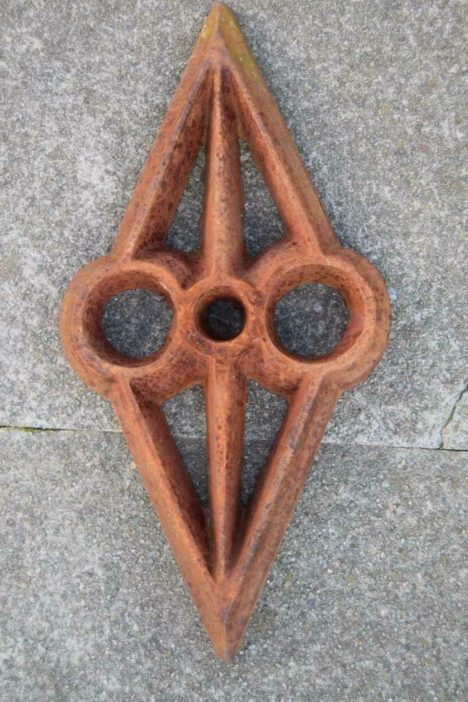 Ancrage en fonte ,tirant en fonte ouvragée(jamais utilisé), Services & Professionnels, Rénovation de Façade & Jointoyeurs, Rénovation de façade