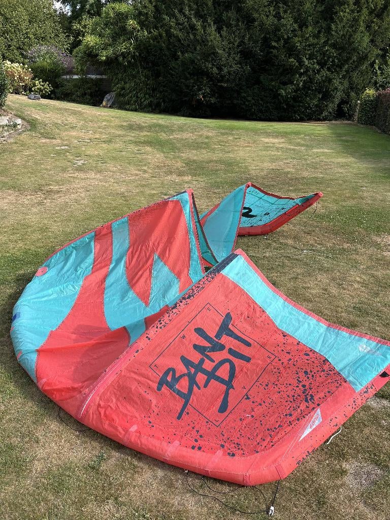Kite F1 Bandit 9 meter, Watersport en Boten, Kitesurfen, Ophalen, Gebruikt, 9 m², Kite