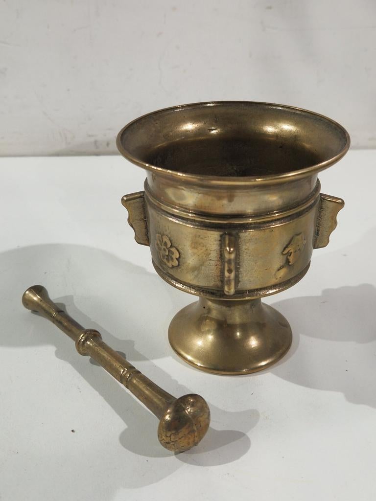Vijzel en stamper , brons of koper  , apotheker pot met st, Ophalen of Verzenden, Brons