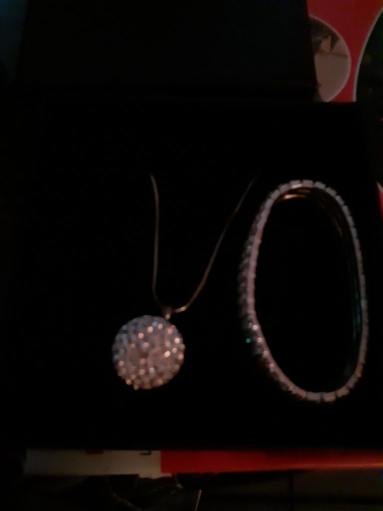 Coffret bijoux, Enlèvement