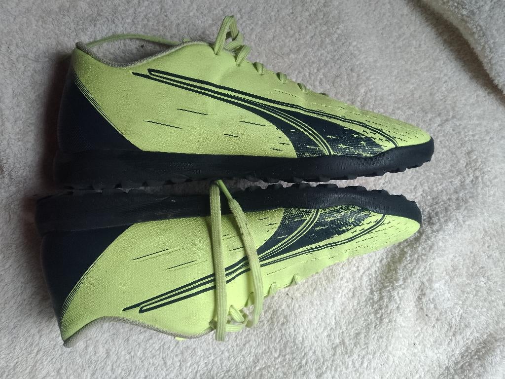 42.5 puma ultra play TT voetbalschoenen in goede staat, Verzenden, Gebruikt, Schoenen