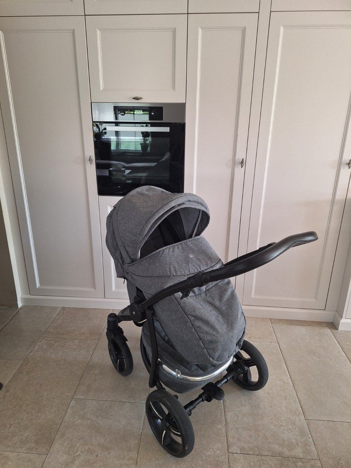 First atlanta grey buggy, Kinderen en Baby's, Kinderwagens en Combinaties, Ophalen