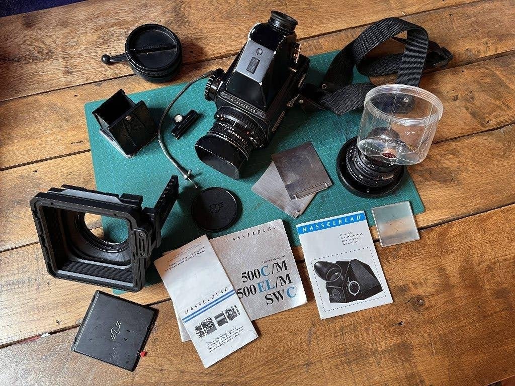 Hasselblad 500C/M + Zeiss 80mm f/2.8 + Zeiss 100mm f/3.5, TV, Hi-fi & Vidéo, Appareils photo analogiques, Enlèvement, Utilisé