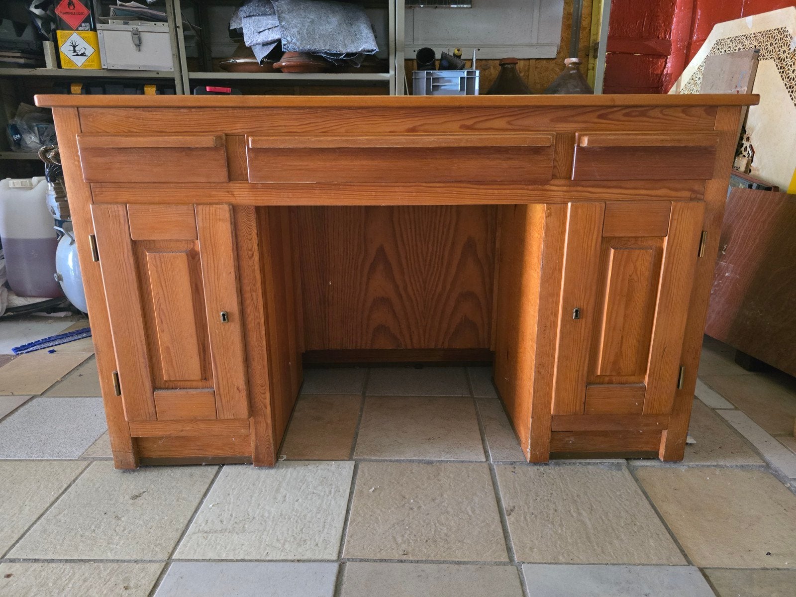 Bureau à vendre, Enlèvement