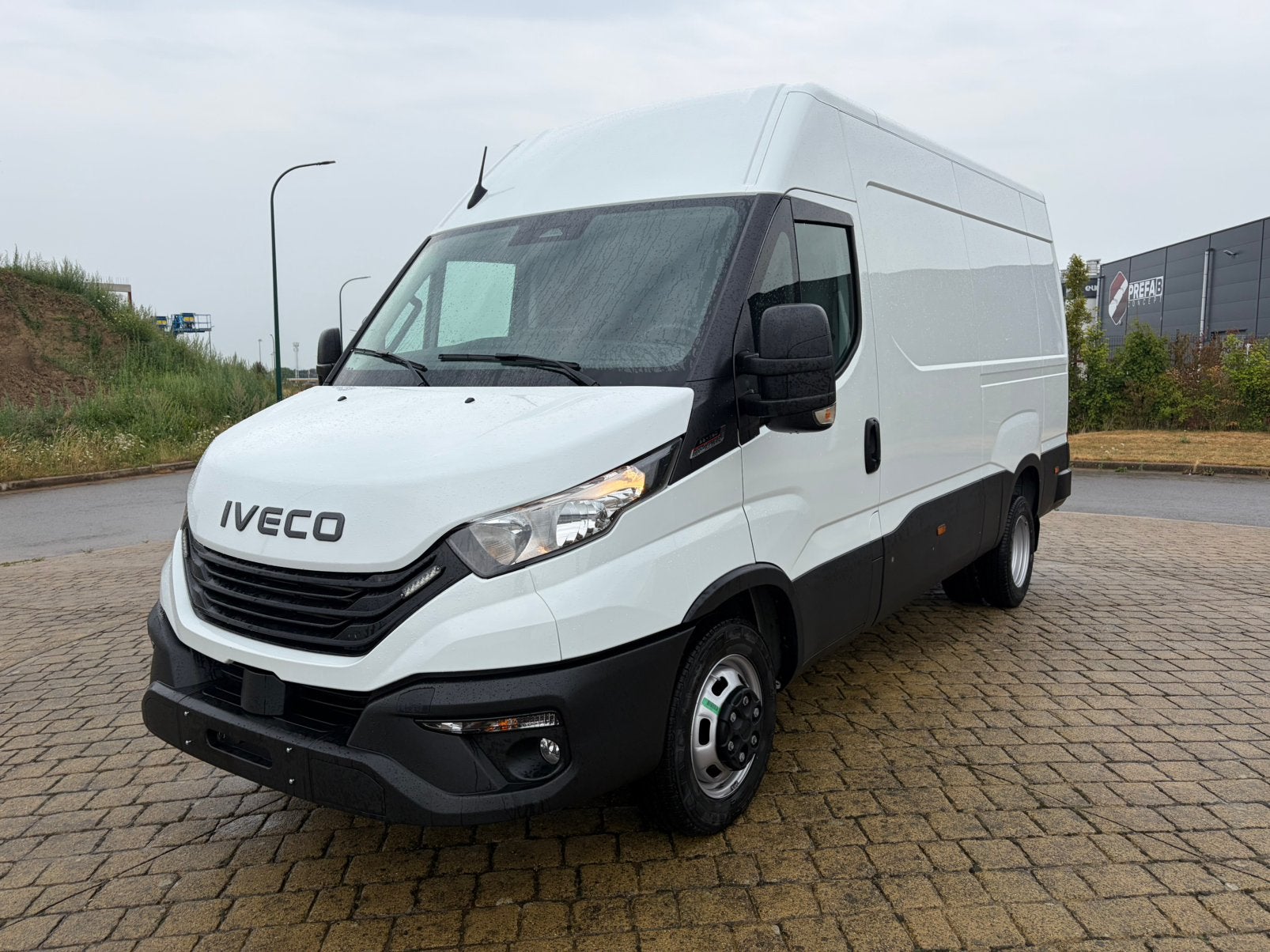 Iveco Daily L3H2 35C18 / Hi-matic / 34702,48€ ex, Automaat, 4 cilinders, Iveco, Wit