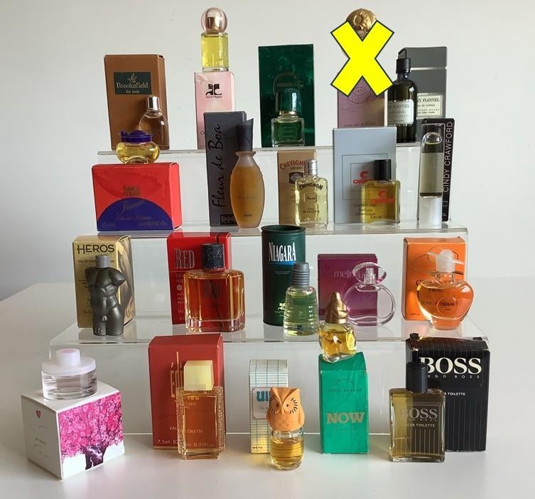 Flacons de parfum miniatures complets dans une boîte, Enlèvement ou Envoi, Comme neuf, Miniature, Plein
