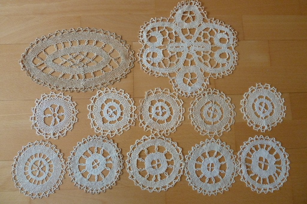 Anciens Napperons fait main le lot pour 12€, Enlèvement, Utilisé