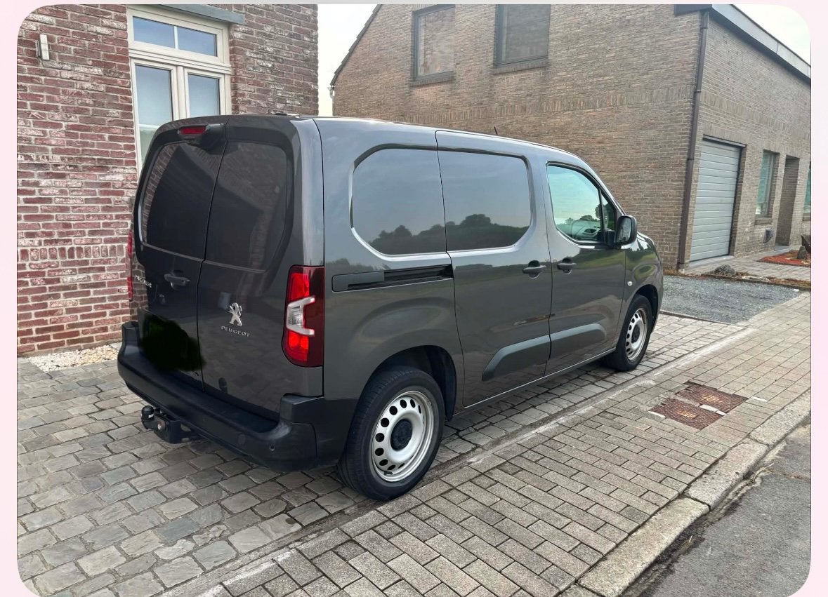 Peugeot Partner Lichte vracht  1.2 PureTech 13, Auto's, 4 deurs, Stof, Zwart, 131 kW