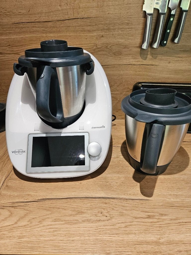 Thermomix TM6 + accessoires – 850 €, Electroménager, Mijoteuses, Enlèvement, Lave-vaisselle, Comme neuf