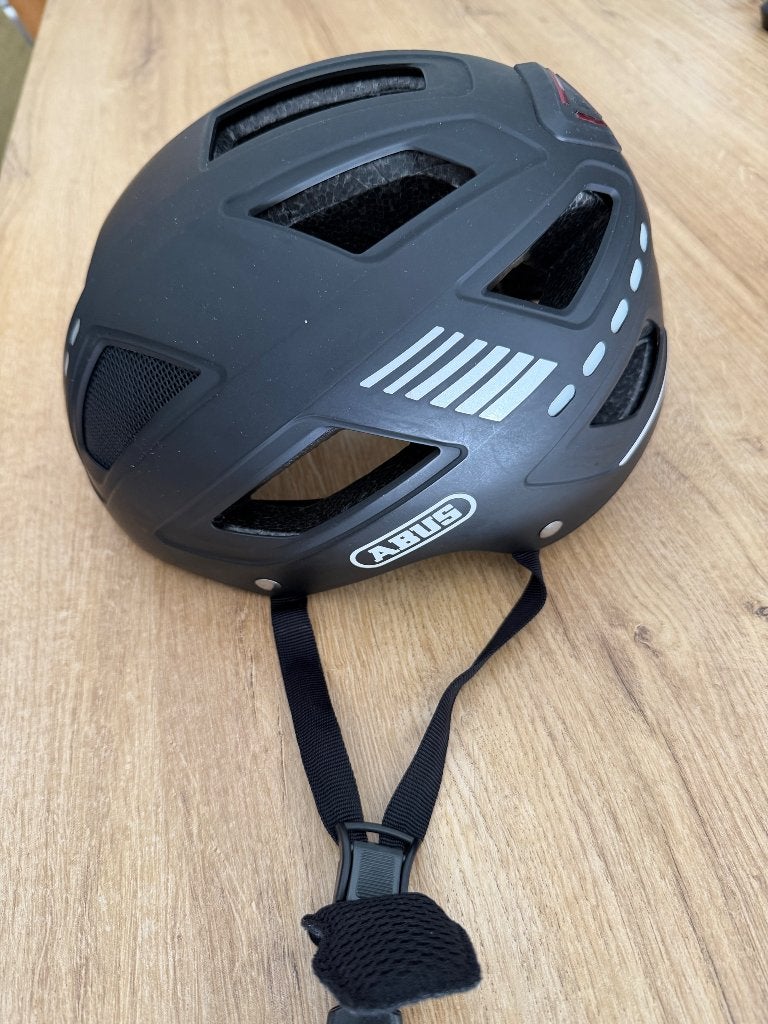 Helm ABUS medium, Ophalen
