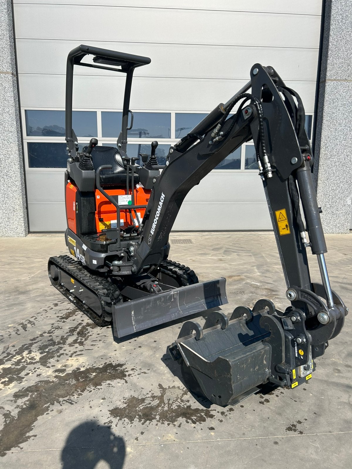 Minigraafmachine 1.4 ton Eurocomach 14SR, Ophalen