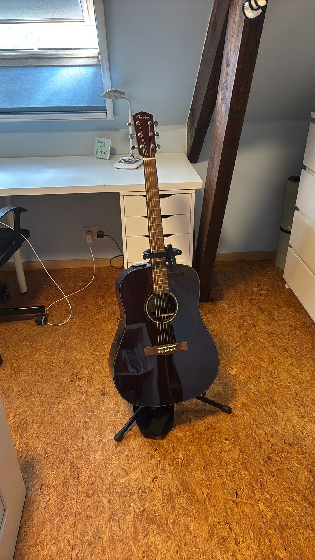 Guitare Fender en brun foncé, Enlèvement, Comme neuf, Guitare Western ou Guitare Folk