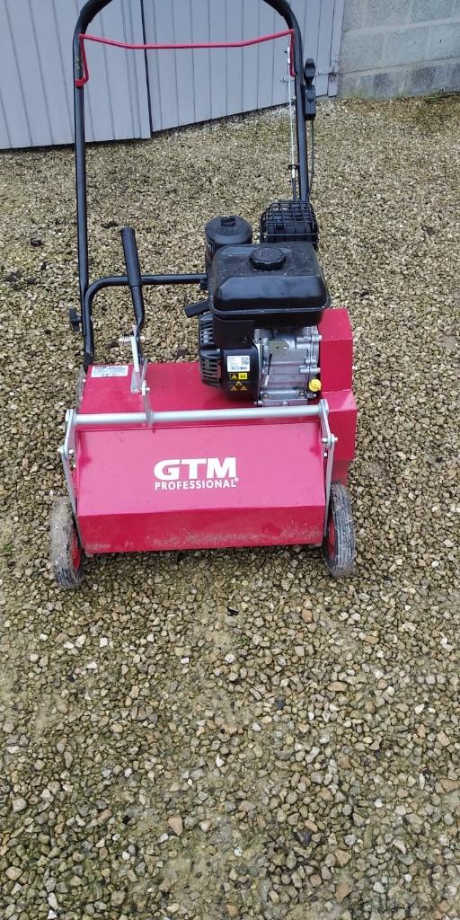 Professionele verticuteermachine te huur, Enlèvement, Utilisé, Essence