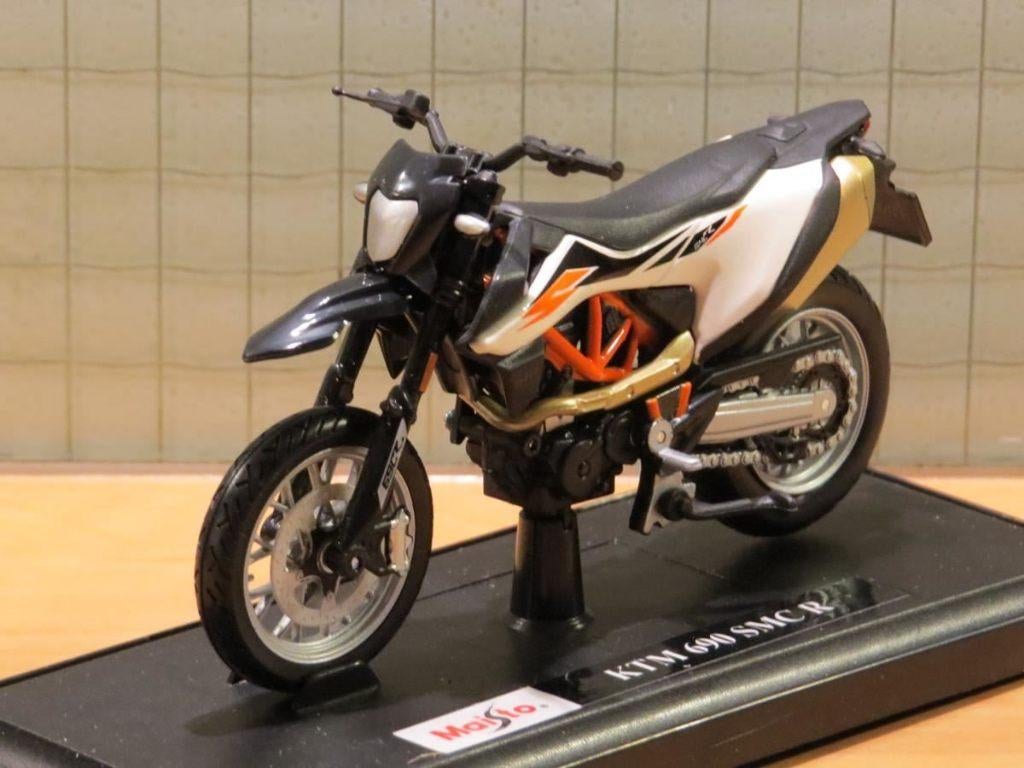 KTM 690 SMC R supermotard 1:18, Ophalen of Verzenden, Nieuw, Motor, Maisto