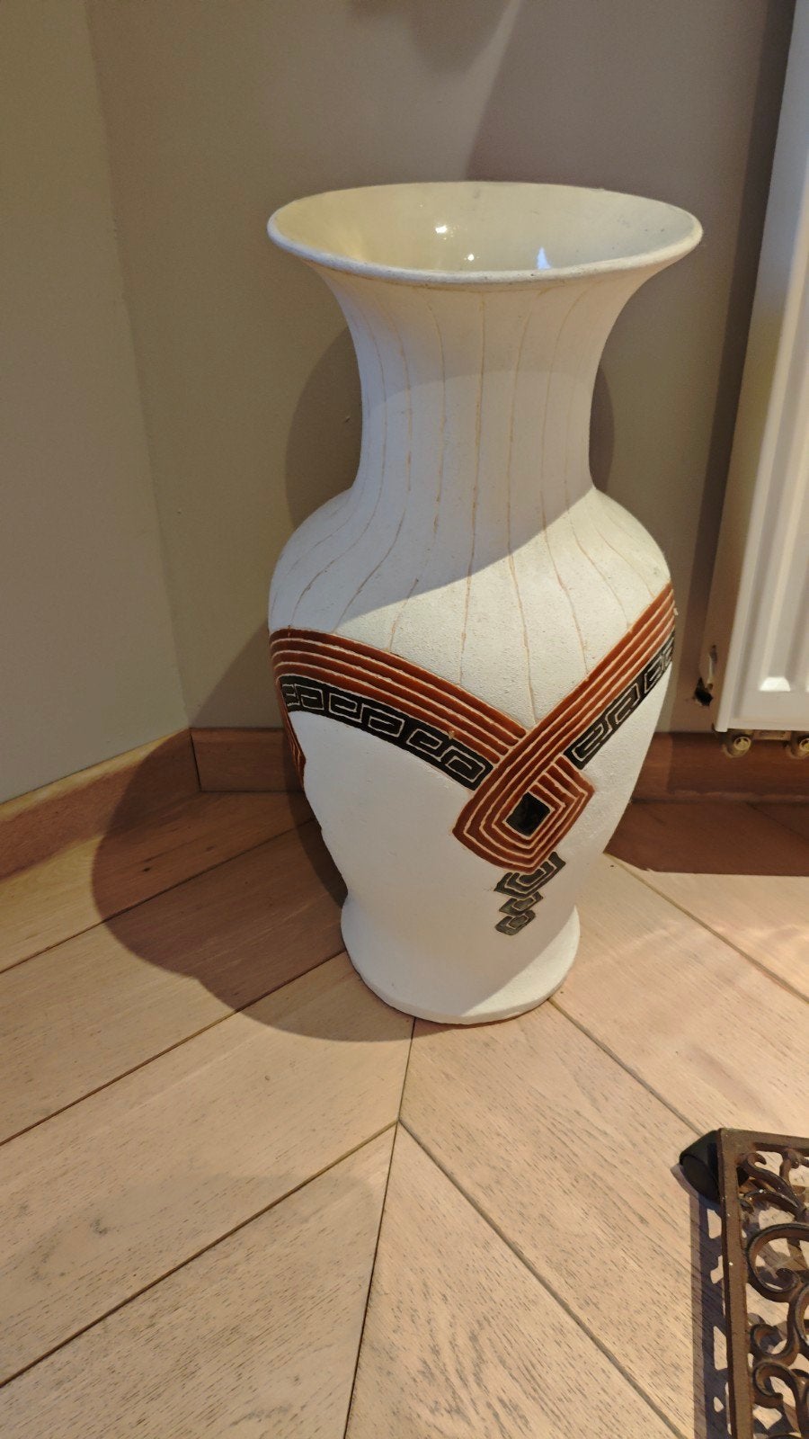Grote decoratieve vaas met geometrisch patroon, 54cm hoog, Ophalen, Zo goed als nieuw, 54 cm