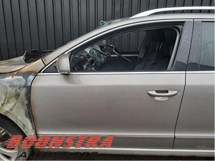 Portière 4portes avant gauche d'un Skoda Superb (Superb 08-, -, 3 mois de garantie, Utilisé, Skoda