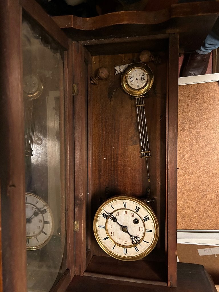 Klokken regulateurs, Ophalen