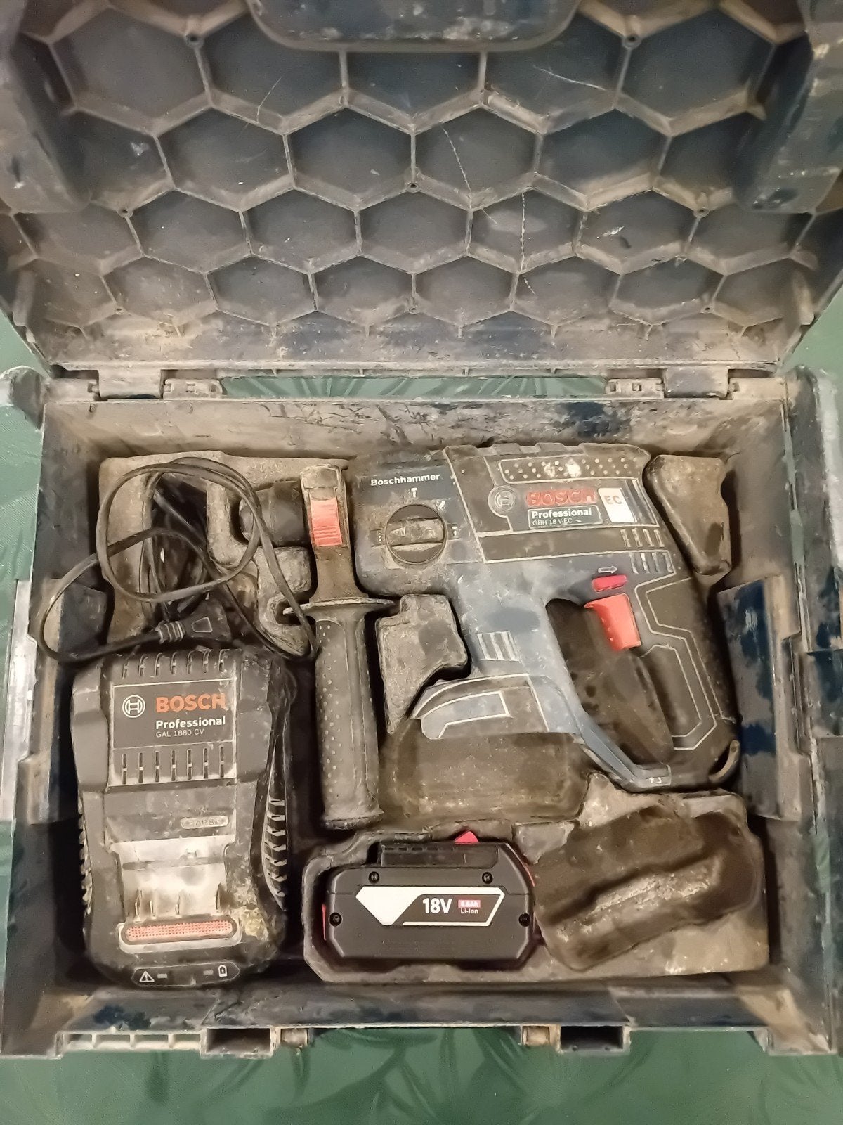 Bosch klopboormachine
Beschrijving:
Merk: BOSCH
Model