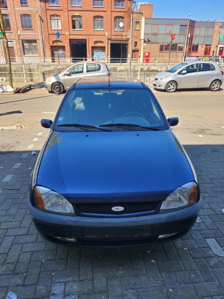 Ford fiesta 149000 km  1.3 essence année 2001 euro4, Autos, Entreprise, Essence, Achat