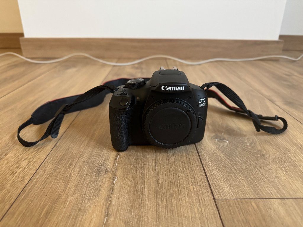 Canon EOS 1300D + lens 18-55mm, TV, Hi-fi & Vidéo, Batterie, Canon, Comme neuf, Enlèvement
