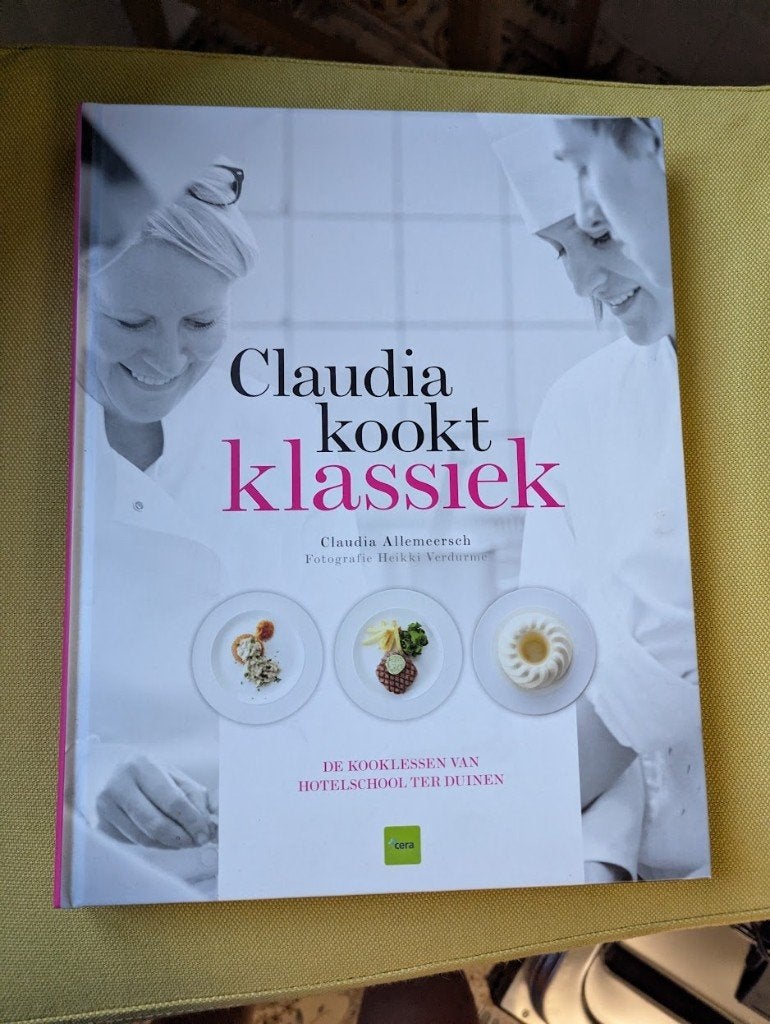 Claudia kookt klassiek Claudia Allemeersch (Hardcover), Livres, Claudia Allemeersch, Enlèvement ou Envoi, Plat principal, France
