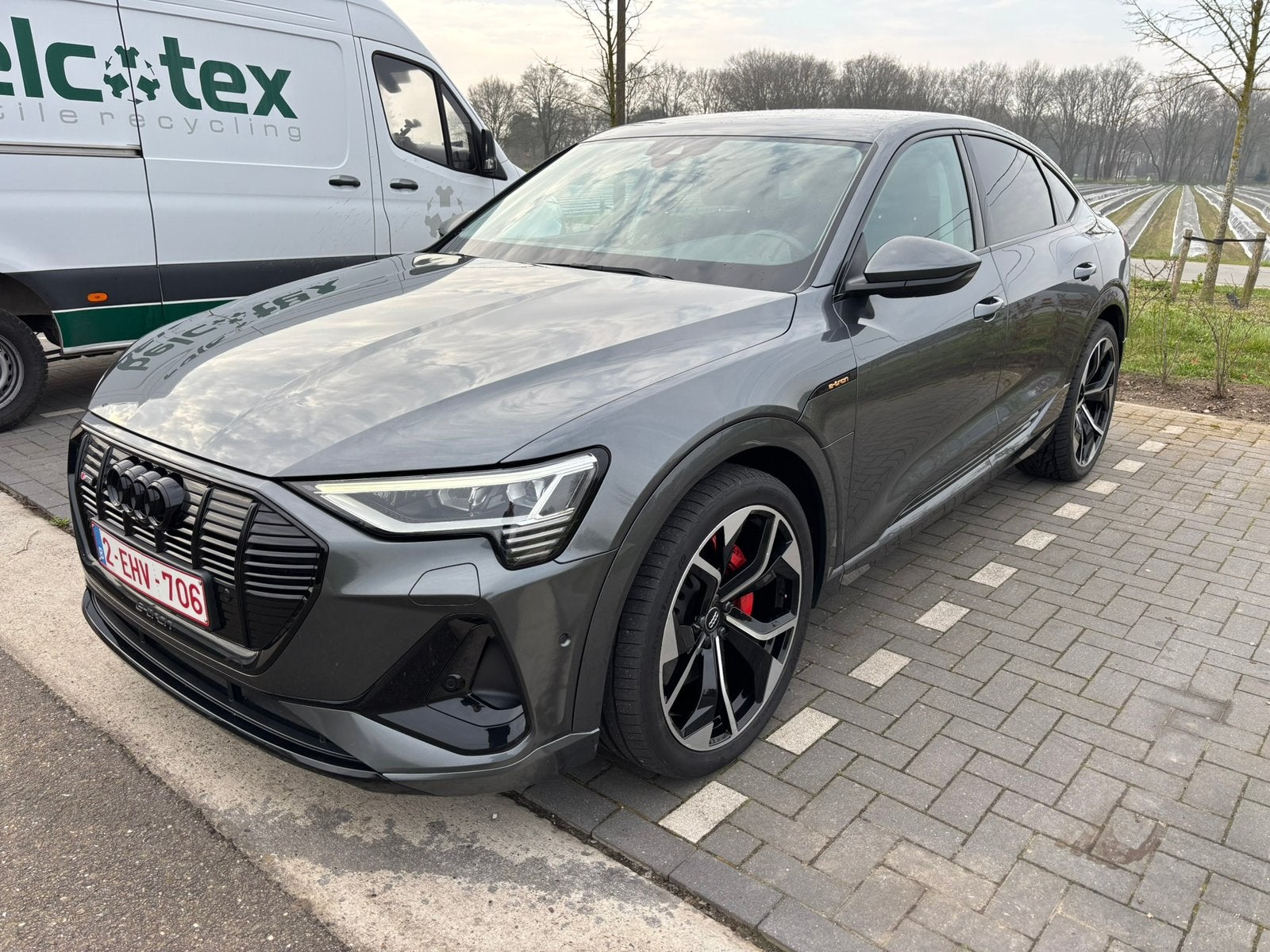 Audi Q8 Etron Sportback avec pack S line, Cuir, Argent ou Gris, Achat, Q8 e-tron