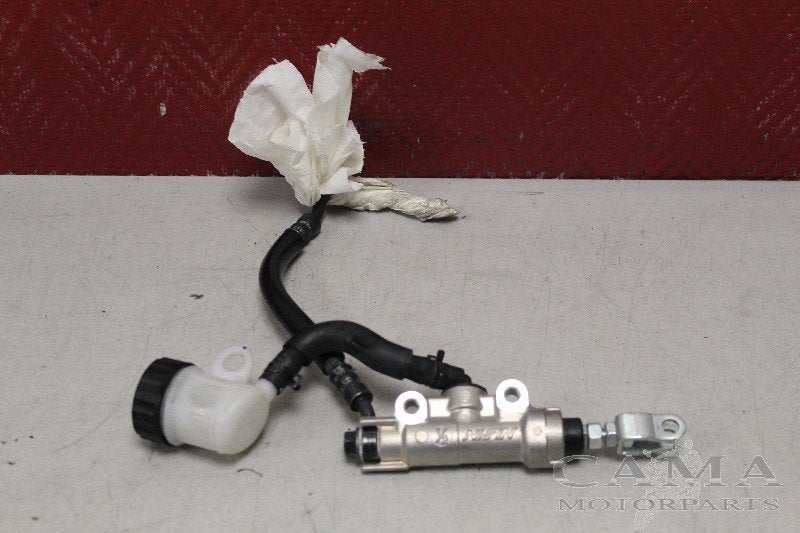 FREIN MAITRE CYLINDRE ARRIÈRE Yamaha, Dhr. S. di Majo, Utilisé, Info@cama-motorparts.nl, P.J. Troelstraweg 8 8
3144 CX  MAASSLUIS, NL