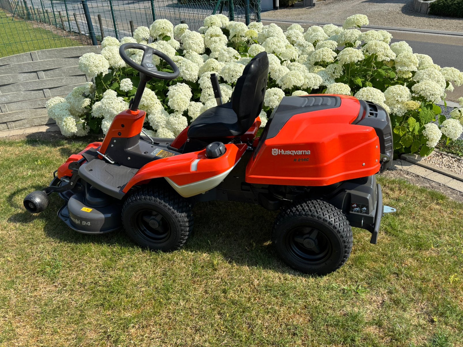 Te koop aangeboden zeer mooie zitmazier Husqvarna 214 C, Tuin en Terras, Zitmaaiers, Ophalen, Zo goed als nieuw, Mulchfunctie