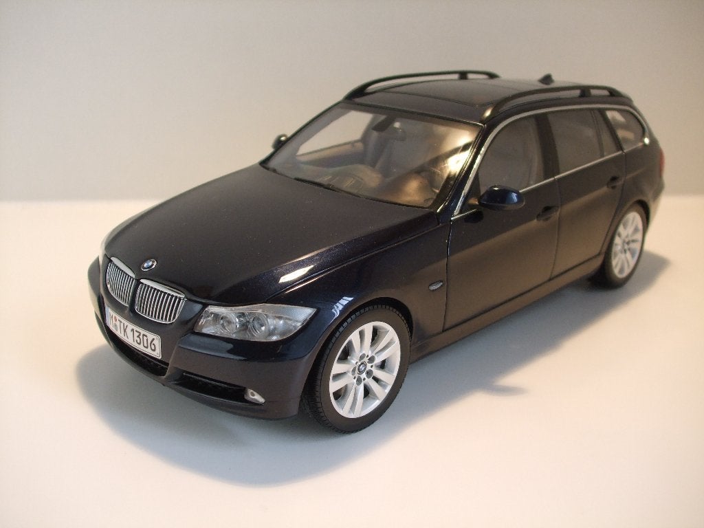 BMW 330i Touring E91 Kyosho 1/18 BMW Dealer Edition, Hobby en Vrije tijd, Ophalen of Verzenden, Nieuw, Auto, Kyosho