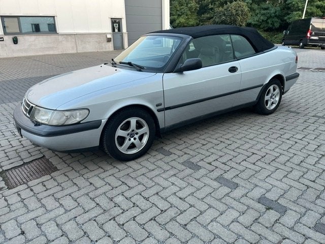 Saab 900 cabriolet OLDTIMER à seulement 174 km, Autos, Oldtimers & Ancêtres, Cuir, Argent ou Gris, Entreprise, Cabriolet