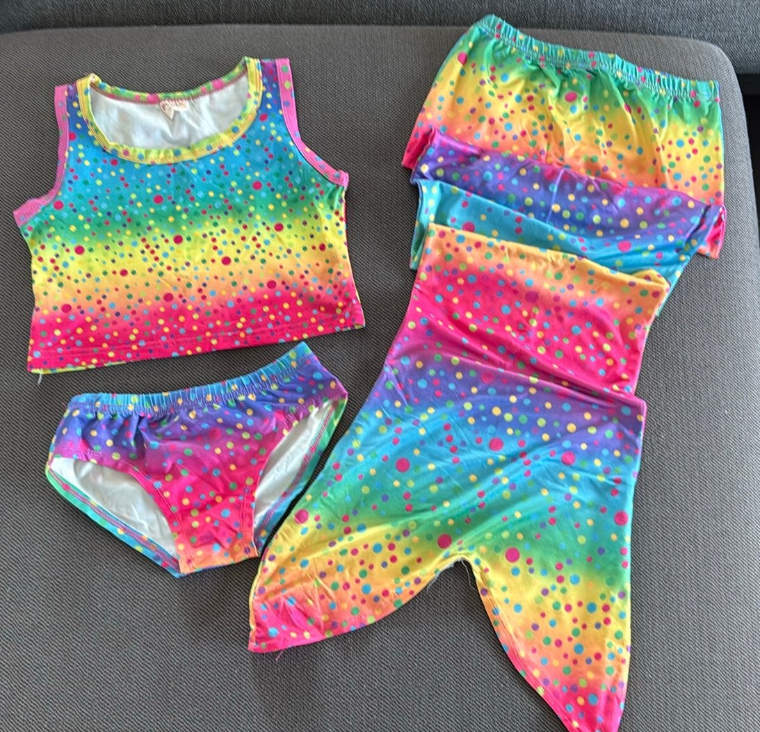 Bikini met zeemeerminstaart, Enfants & Bébés, Maillots de bain pour enfants, Taille 140, Enlèvement, Utilisé, Ensemble de bikini