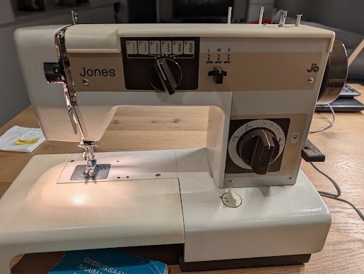 machine à coudre Jones modèle VX620, Enlèvement, Utilisé