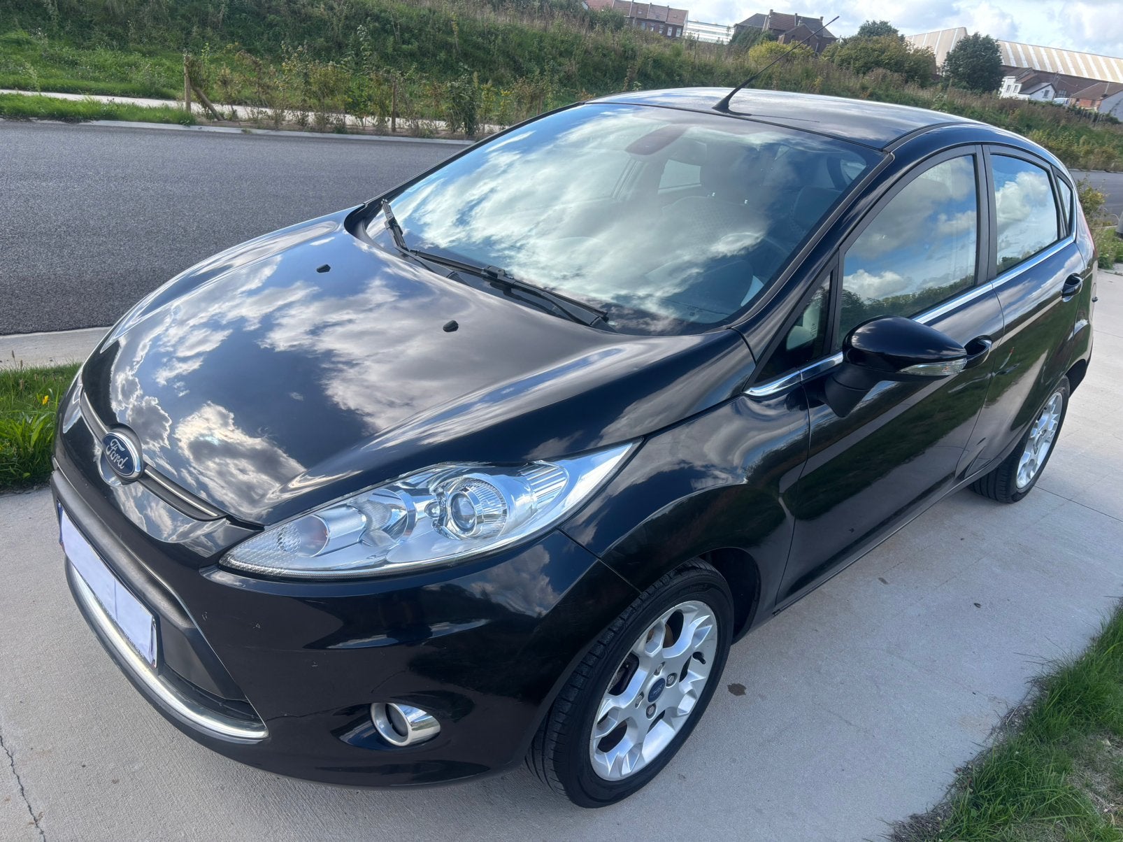 Ford Fiesta V 1.4 TDCi 70ch Ghia 5p 134000KM 2012, Autos, Achat, Entreprise, Boîte manuelle, Noir