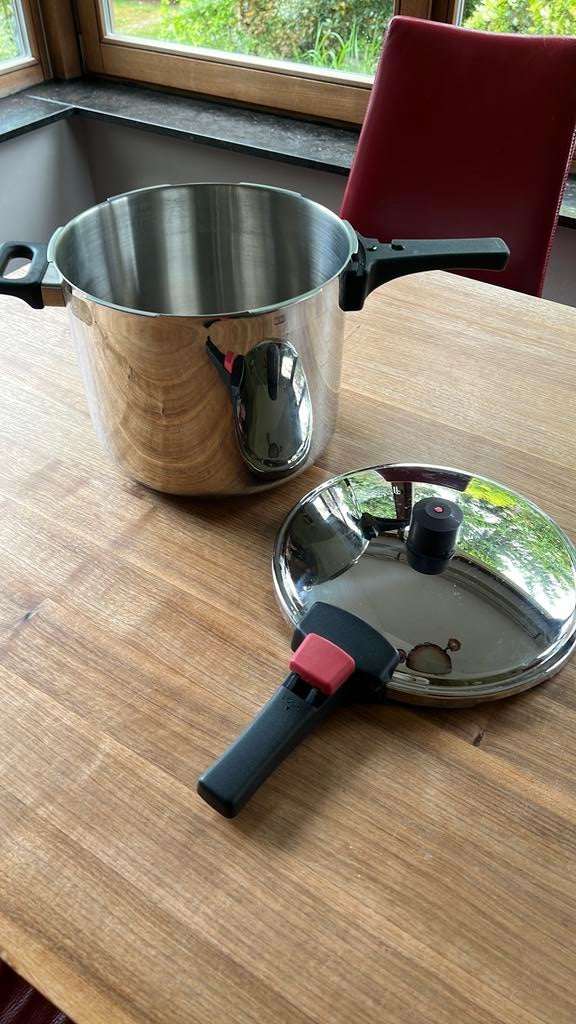 Casserole, à pression de marque Demeyere, Enlèvement, Comme neuf