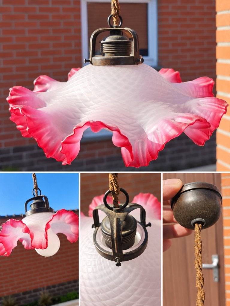 Vintage glazen hanglamp – roze/wit bloemendesign, Antiek en Kunst, Ophalen of Verzenden