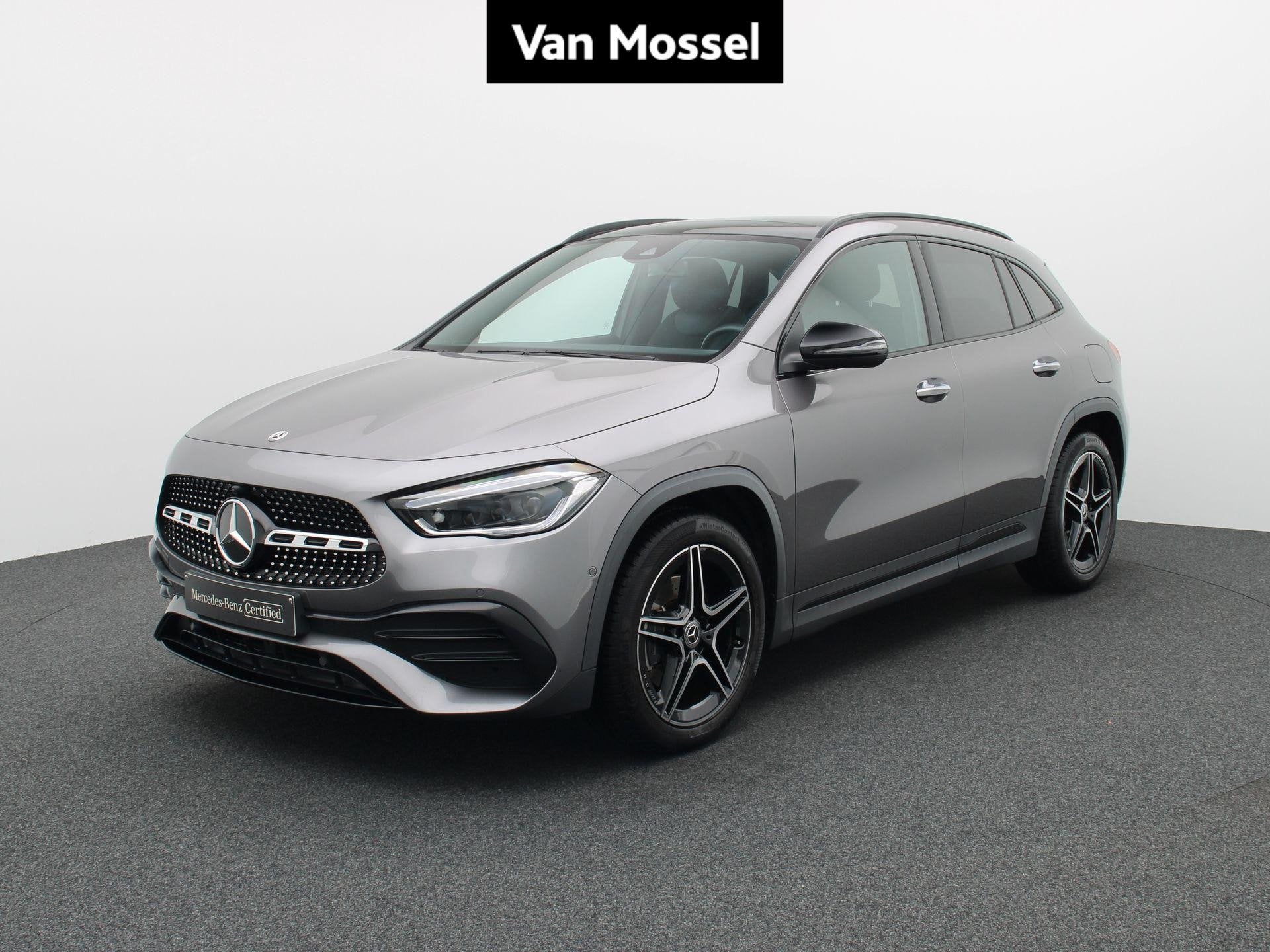Mercedes-Benz GLA 180 AMG Line + PANO DAK + MULTIBEAM LED +, Auto's, Dealer onderhouden, Stof, Gebruikt, Zwart