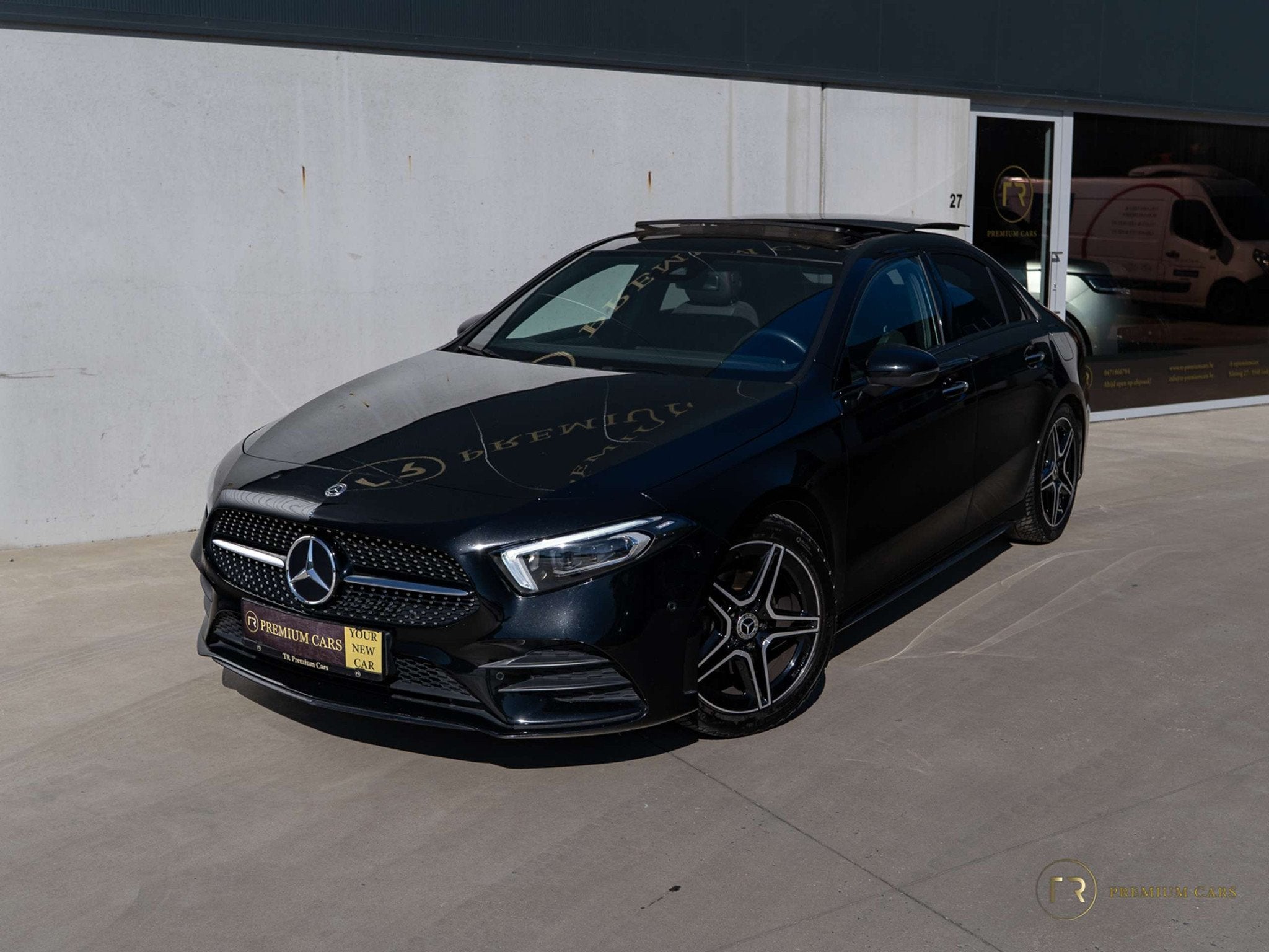 Mercedes-Benz A-Klasse 180 AMG l Limousine l Pano l Night, Autos, 100 kW, Classe A, Achat, 4 portes