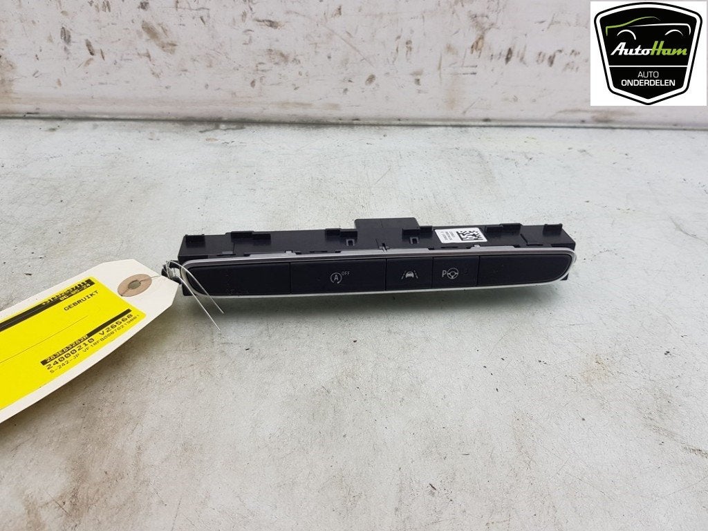 SCHAKELAAR Renault Megane IV Estate (RFBK) (|283E83282R|), Gebruikt, Renault, Peter-Huppertz-Straße 5
51063  Köln, DE, Dialog.deutschland@renault.de