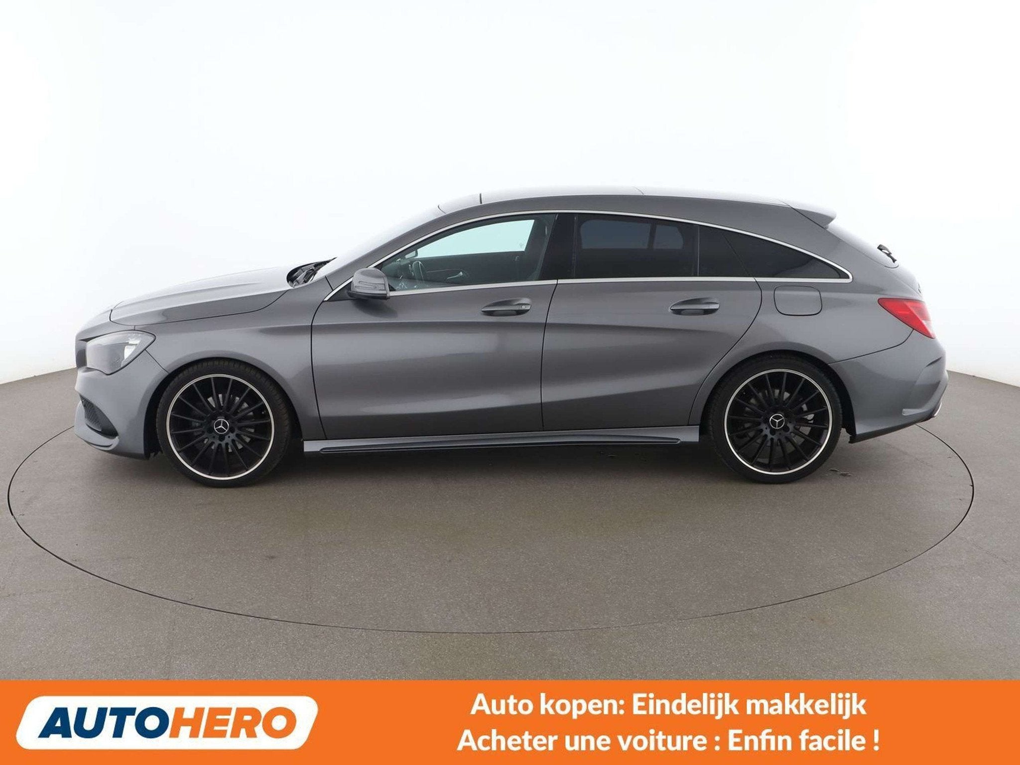 Mercedes-Benz CLA-Klasse 180 CLA 180 d Shooting Brake AMG Li, Autos, Achat, Boîte manuelle, 1465 kg, Noir