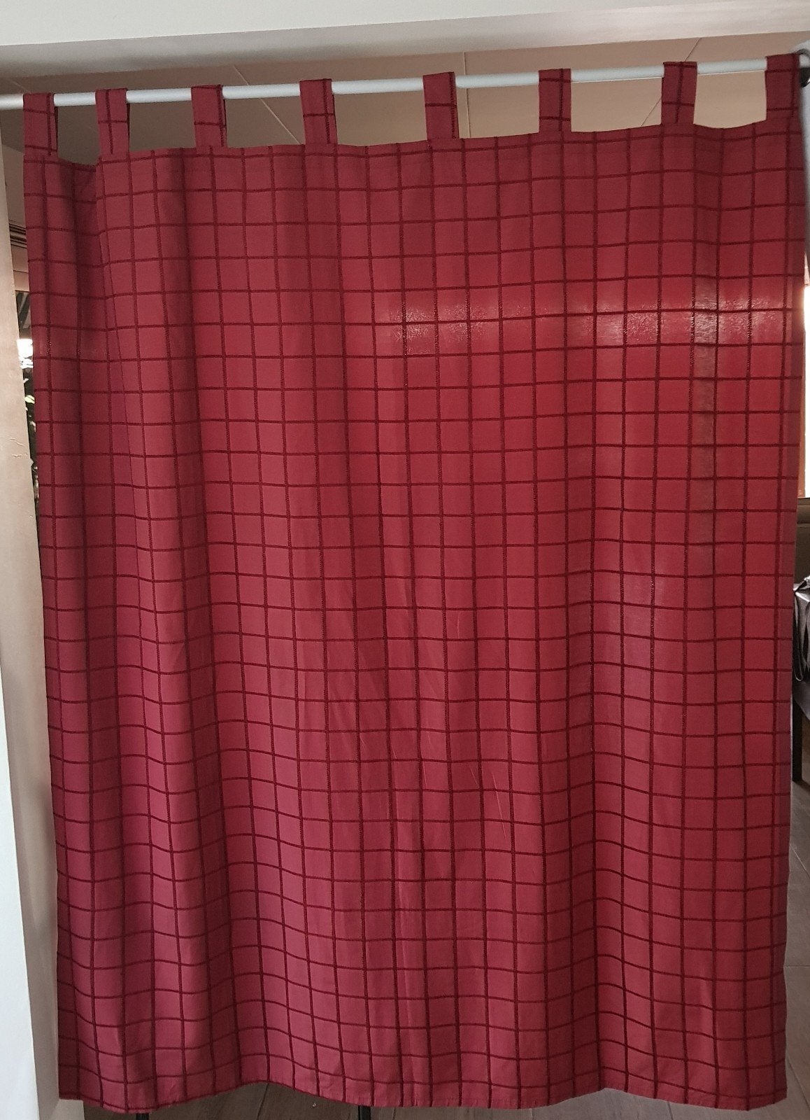 Lot de 4 tentures motif carrés rouges, Maison & Meubles, Ameublement | Rideaux & Stores à lamelles, Enlèvement
