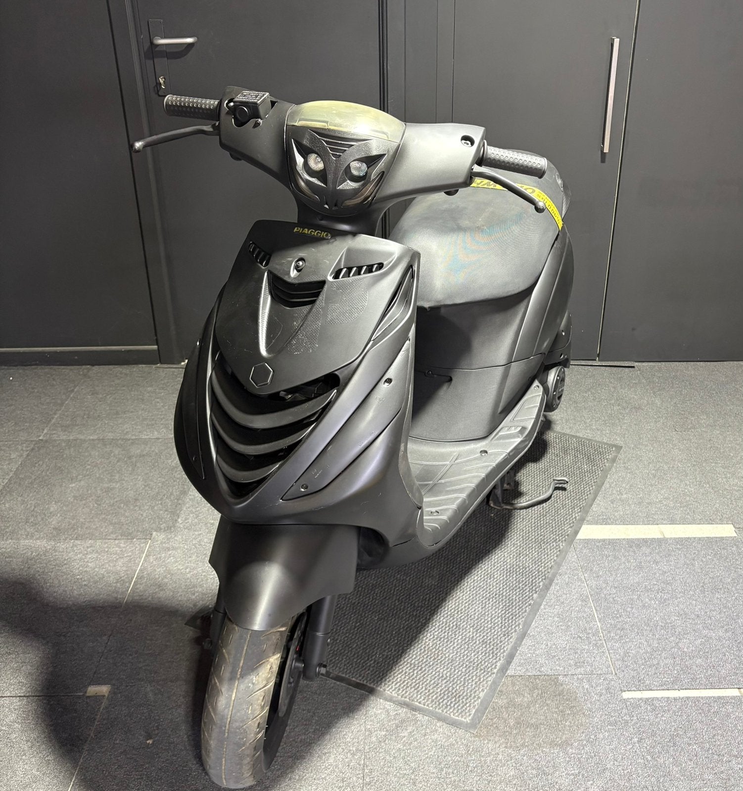 Piaggio zip A-klasse 2021 | 4600 km, Fietsen en Brommers, Ophalen, Zip, Zo goed als nieuw