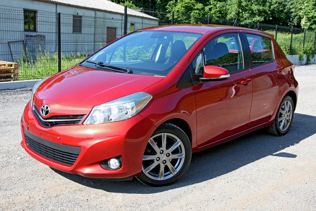 Toyota Yaris 1.3 VVT-i Lounge uit 2012, Auto's, Toyota, Voorwielaandrijving, Euro 5, Stof, 4 cilinders