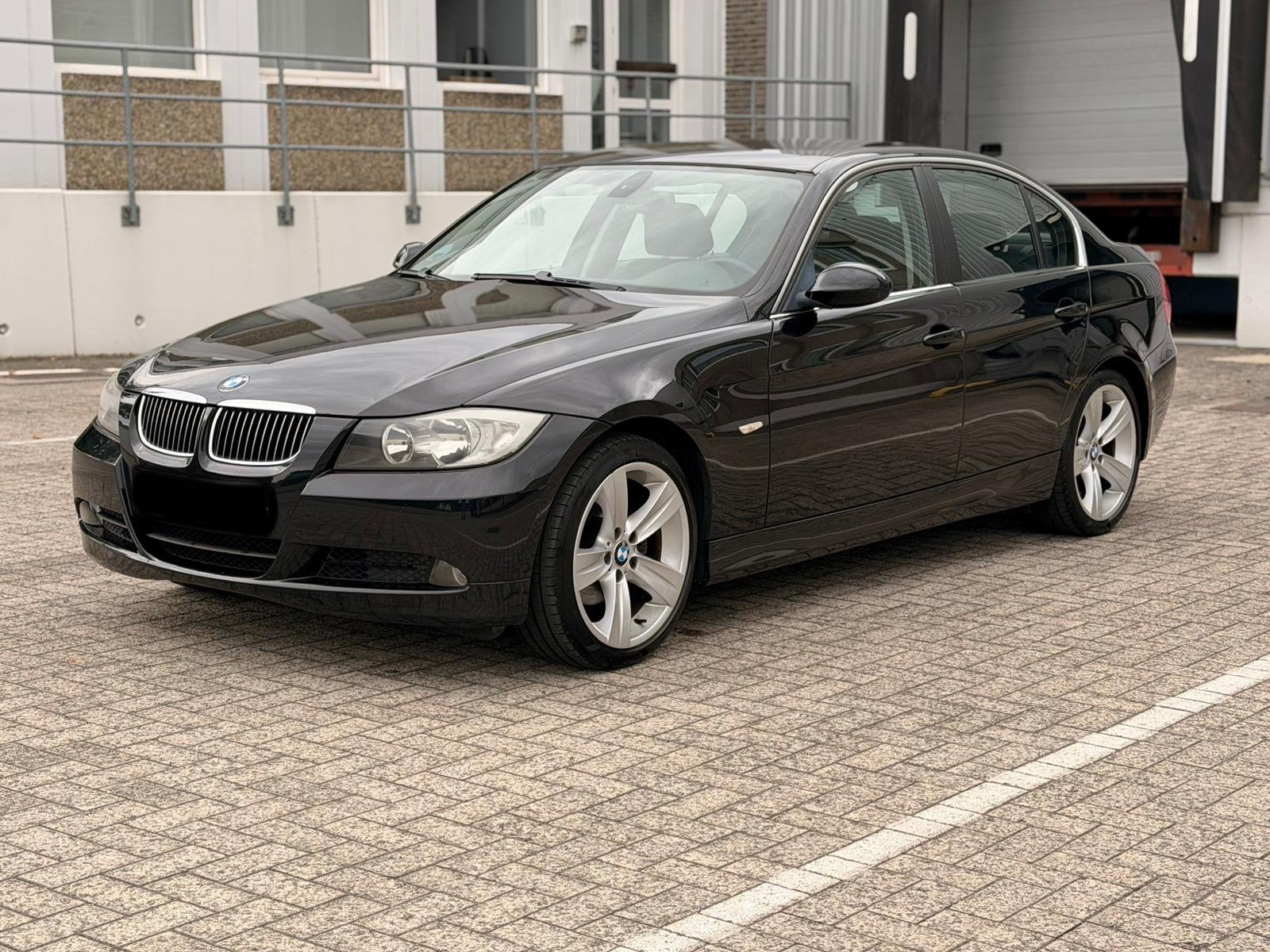 BMW 325i E90 – 2008 - 218 Ch - 6 Vitesse Manuelle -, Autos, Achat, Entreprise, Boîte manuelle, Noir