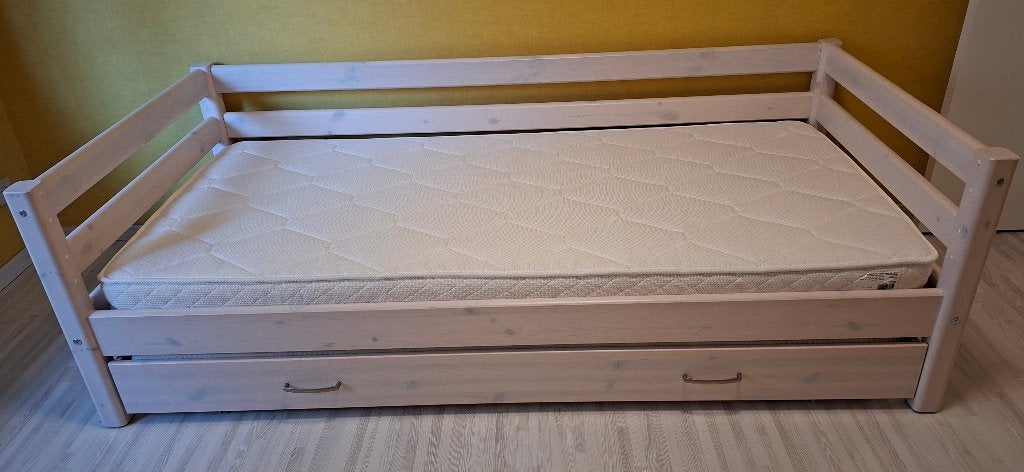 Bed met onderschuifbed, Huis en Inrichting, Slaapkamer | Bedden, Ophalen, Eenpersoons, Modern, Hout