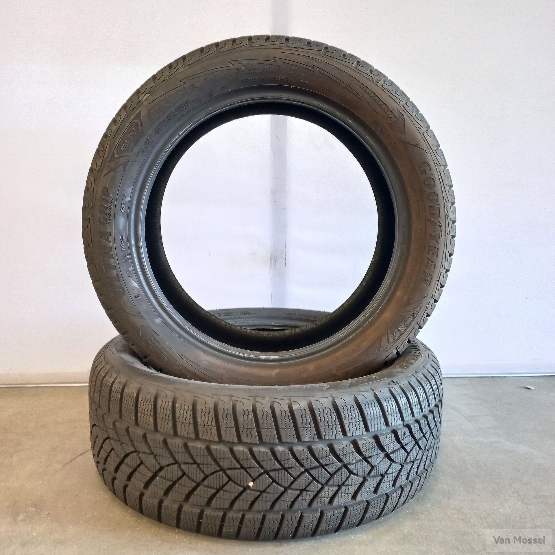 Goodyear UltraGrip Performance 235/50/R19 99V, 19 inch, Gebruikt, -, -